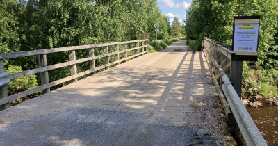 Sahantien silta suljetaan ajoneuvoliikenteeltä. Kuvassa silta.